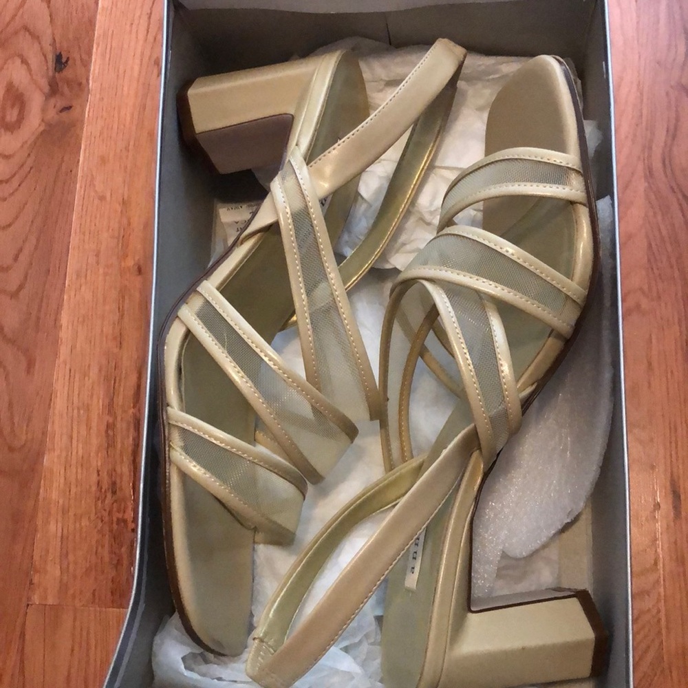 Ann Marino Women’s Gold Heels